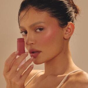 Kylie Cosmetics Breakfast in Bed Powder Blush Stick